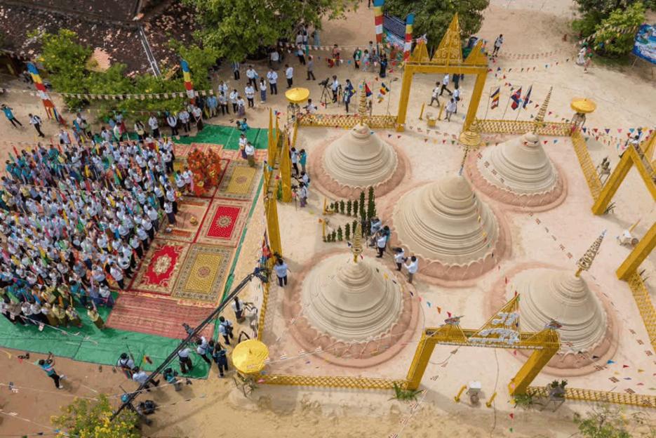 ពិធីពូនភ្នំខ្សាច់ និងជំនឿរបស់ខ្មែរក្នុងពេលចូលឆ្នាំថ្មី